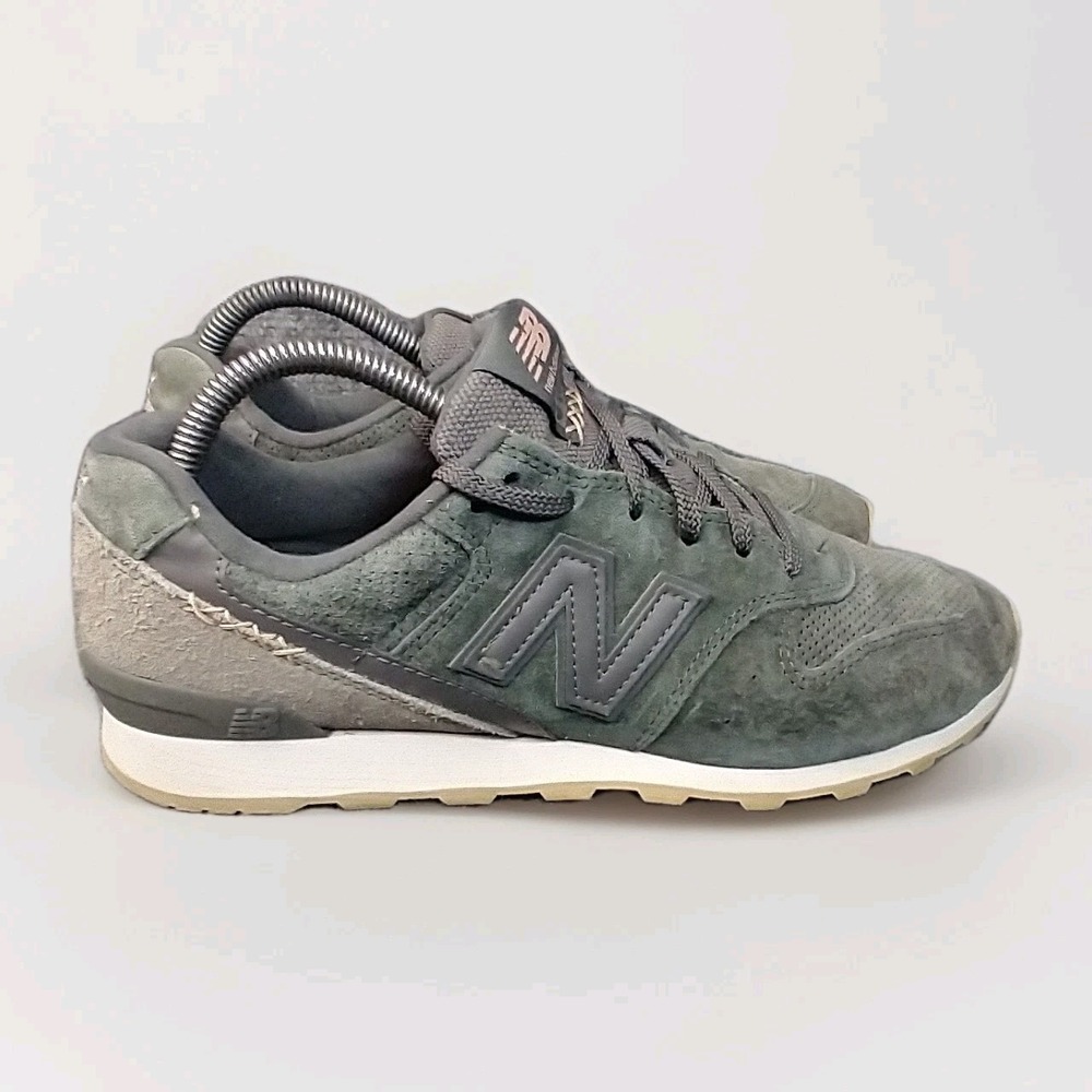 New Balance 696 Sneakers Women 8.5 Green Suede WL696BY Low Top Shoes